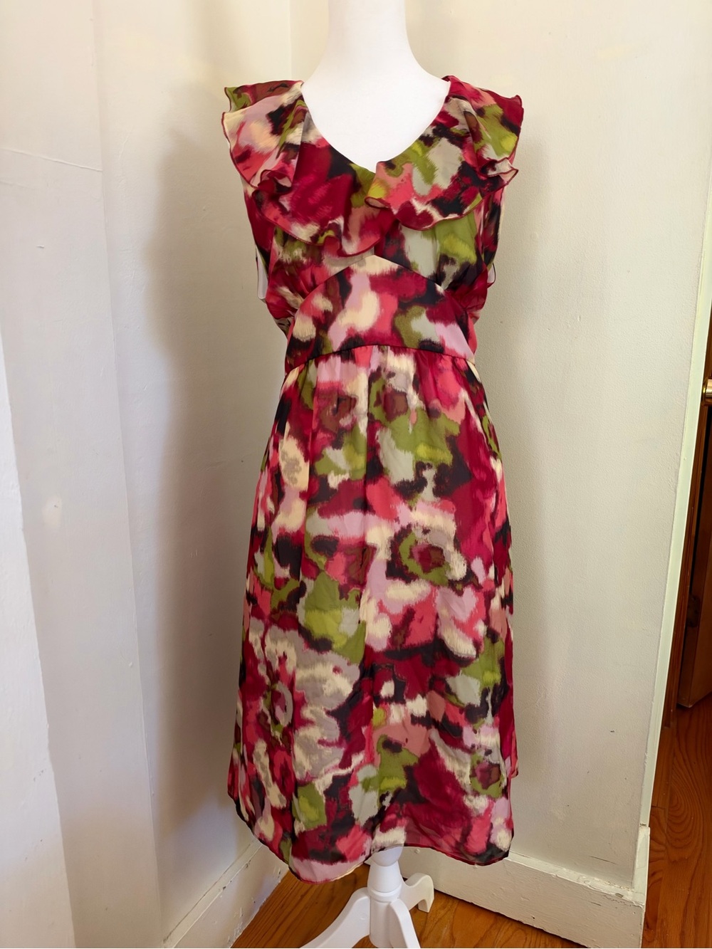 Loft sleeveless floral mid dress size 18